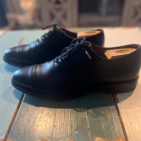 Allen Edmonds fifth ave shoes - Picture 2 of 7
